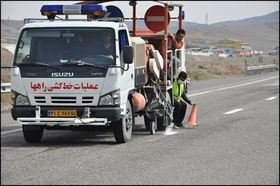 خط کشی بیش از هزار کیلومتر جاده‌های گیلان، نیمه نخست امسال