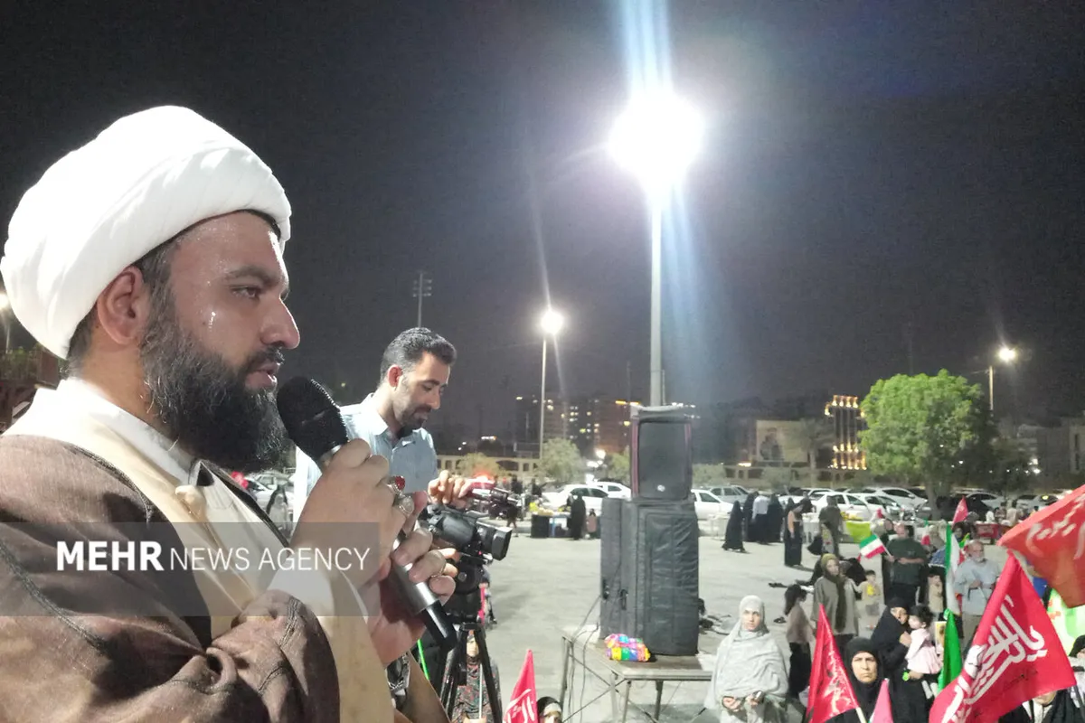 کاظمی: مردم بندرعباس تا تحقق اهداف خود به حضور در میدان ادامه میدهند
