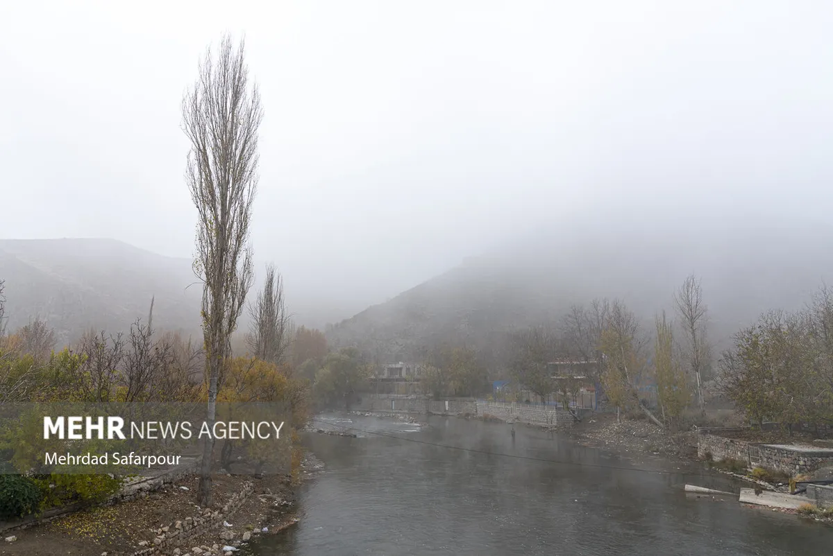 شمال شرق استان سمنان در مسیر بارشها؛ مهگرفتگی و کاهش دید در جادهها