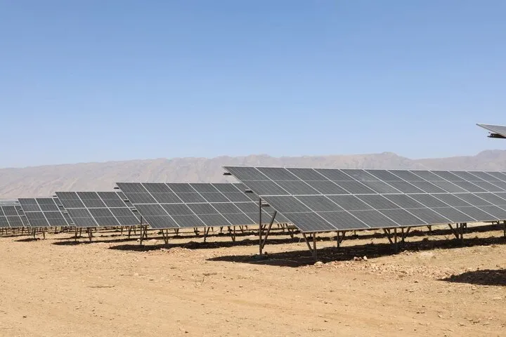 اجرای طرح نیروگاه خورشیدی در ۳۴ هکتار از زمین‌های شهرستان زرین دشت