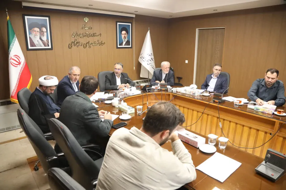 تأکید معاون سیاسی استاندار آذربایجان‌غربی بر تأمین مواد اولیه دارویی