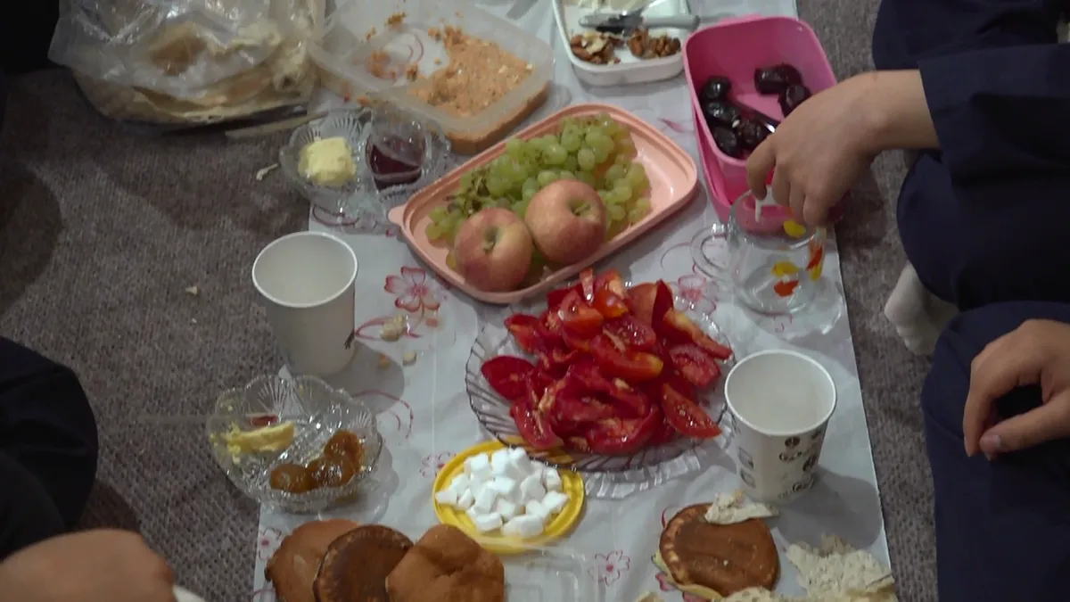 از سفره صبحانه تا زنگ مدرسه در کبودراهنگ