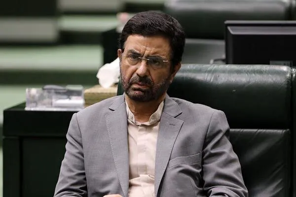 عضو کمیسیون امنیت ملی «تحقق شروط هفتگانه ایران» را پیش شرط مذاکره هستهای تهران و واشنگتن خواند/ گروسی دیگر برای آمریکا مهره سوخته است