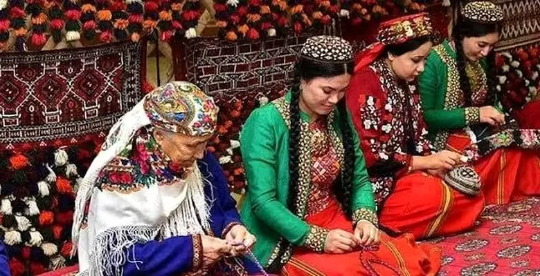 صنایع دستی گلستان شامل منسوجات سنتی و محصولات هنری بومی استان