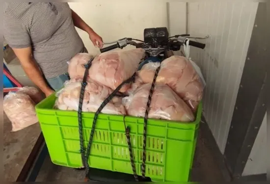 معدوم کردن ۷۰۰ کیلوگرم قطعات مرغ غیربهداشتی در خمینی شهر