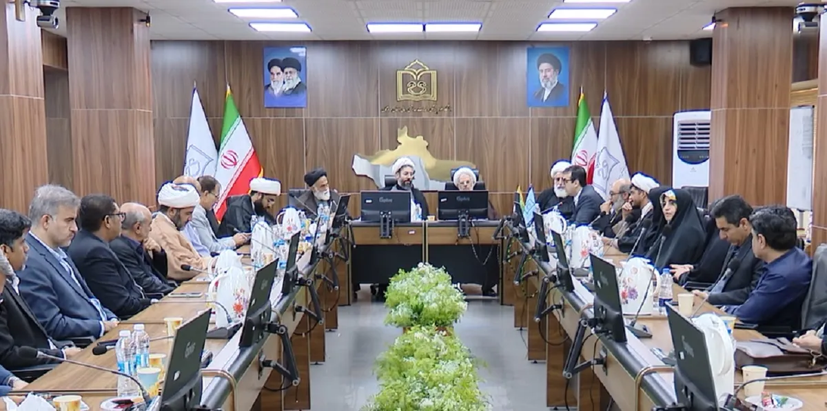 نشست دانشگاهیان هرمزگان با رئیس نهاد نمایندگی رهبر معظم انقلاب در دانشگاه‌ها