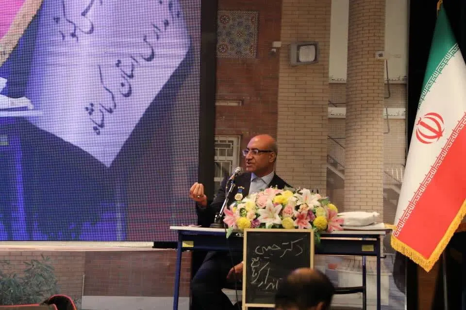 استاندار کرمانشاه مطرح کرد: خیرین مدرسهساز آیندهسازان ایران را تربیت میکنند
