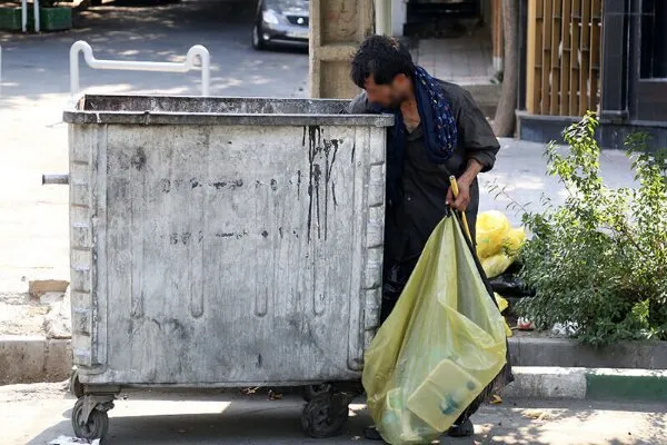 زباله گردها بلای پاکیزگی شهرکرمان؛ تجارت کثیف زیر پوست شهر