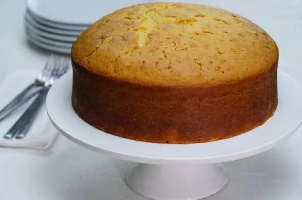 طرز تهیه کیک وانیلی پف دار بدون فر و با فر (آسان و خوشمزه)
