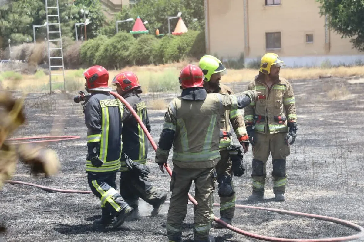 حریق خودرو در حیاط یک منزل مسکونی در محله اسلامآباد بندرعباس مهار شد
