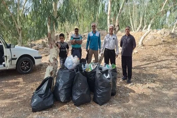 پسماندهای اطراف تالابهای پلدختر با مشارکت فعالان محیطزیست پاکسازی شد