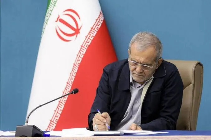 پیام پزشکیان به «همایش ملی بانوی کرد»/ زنان کرد از ارکان اصلی پیشرفت کشورند/ مناطق کردنشین در ساختن ایران آبادتر و پیشرفتهتر سهمی ارزشمند دارند