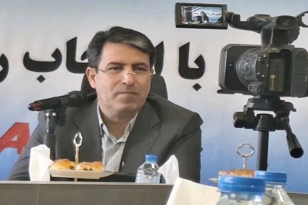 شیخیزاده:گردش مالی واحدهای تولیدی کردستان باید در بانکهای استان باشد