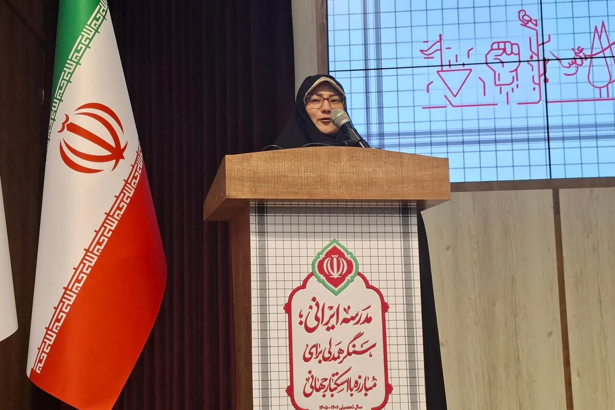 مدرسه سنگر اول مبارزه با استکبار است