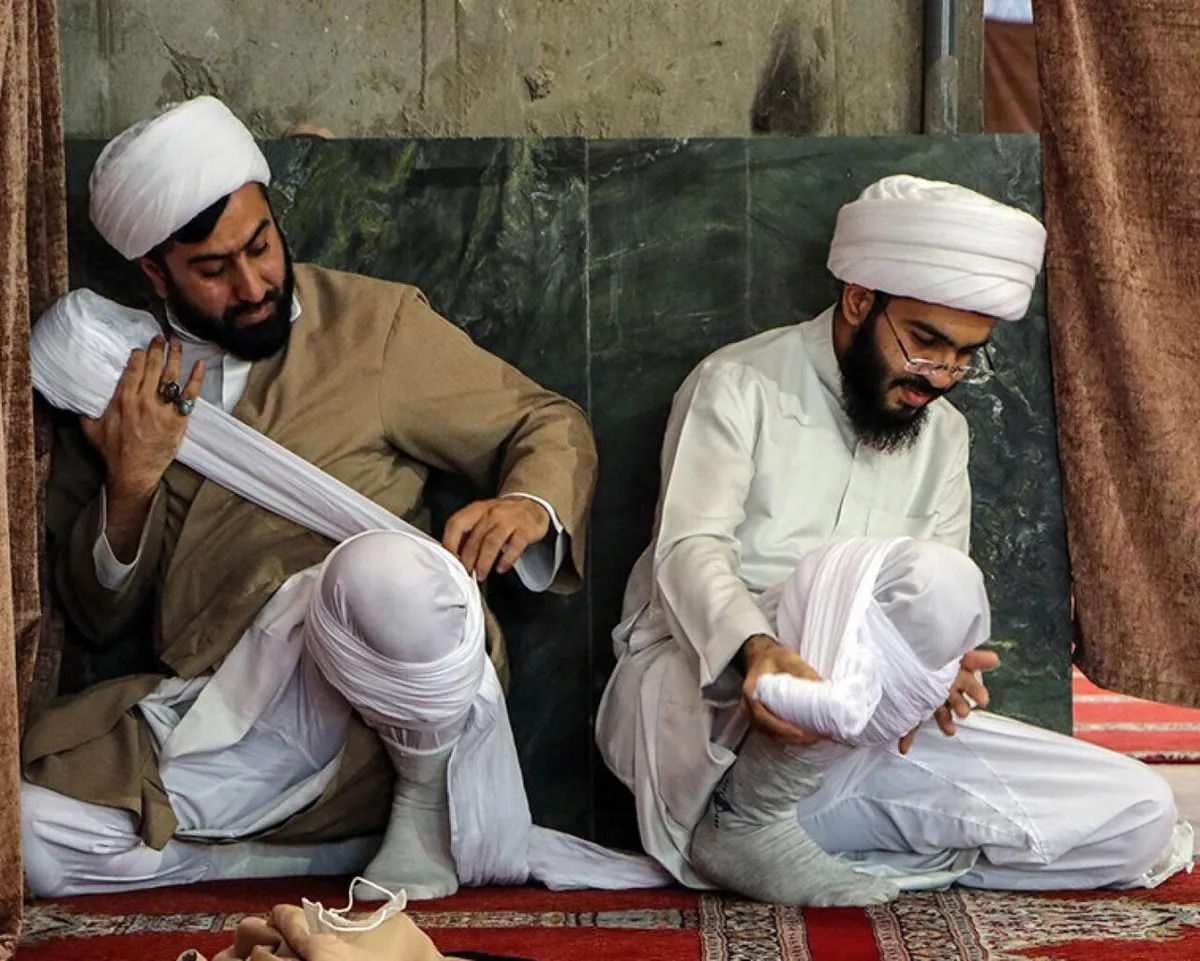 نحوه مواجهه یک روحانی با جهان مدرن، دولتسازی پهلوی، چپ و انقلاب ۱۳۵۷ / تجربهٔ زیستهٔ یک طلبهٔ قمی، چگونه ساختار صلب نهاد قدرت را روایت میکند؟