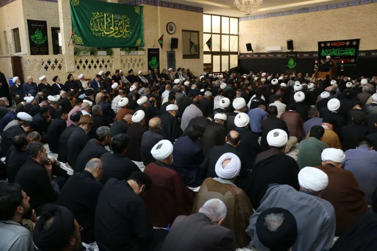 برگزاری مجلس سه روزه ذکر و توسل ایام شهادت مظلومانه حضرت زهرا سلاماللهعلیها در بیت آیتالله یثربی