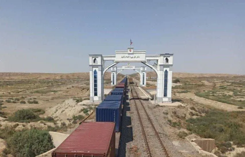 ضعف زیرساختهای ریلی و لجستیکی؛ چالش اصلی تجار در اینچهبرون