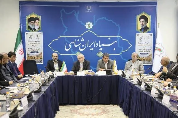 صالحی: کرمان باید به یکی از کانونهای مهم ایرانشناسی تبدیل شود