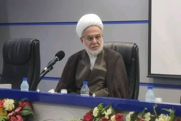 روح حاکم بر نظام بانکی بایدخدمت به مردم و گره‌گشایی از زندگی آنان باشد