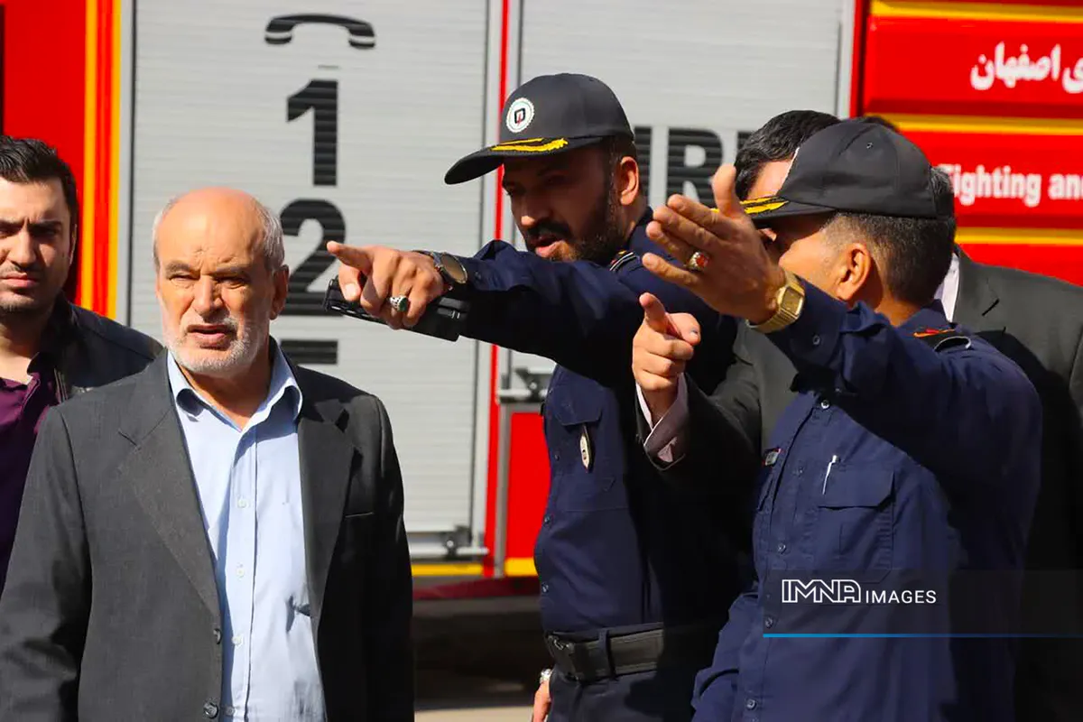 بازدید مشاور سازمان پدافند غیرعامل کشور از توانمندیها و تجهیزات آتشنشانی اصفهان