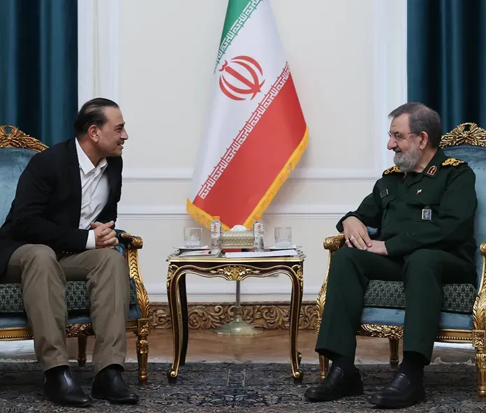 ادعای ارم نیوز: ترامپ از طریق عاصم منیر، پیامی شفاهی برای ایران، فرستاده / این پیام شامل پیشنهاد برگزاری دیدار یا برقراری تماس مستقیم میان دو طرف با هدف حلوفصل مسائل اختلافی باقیمانده است