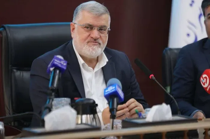 استاندار: شمار دانش‌آموزان در شهر تهران ۷ هزار نفر کاهش و در شهرستان‌های استان ۱۷ هزار نفر افزایش یافته؛ موضوعی که علت آن شرایط اقتصادی و بازگشت تعدادی از اتباع است