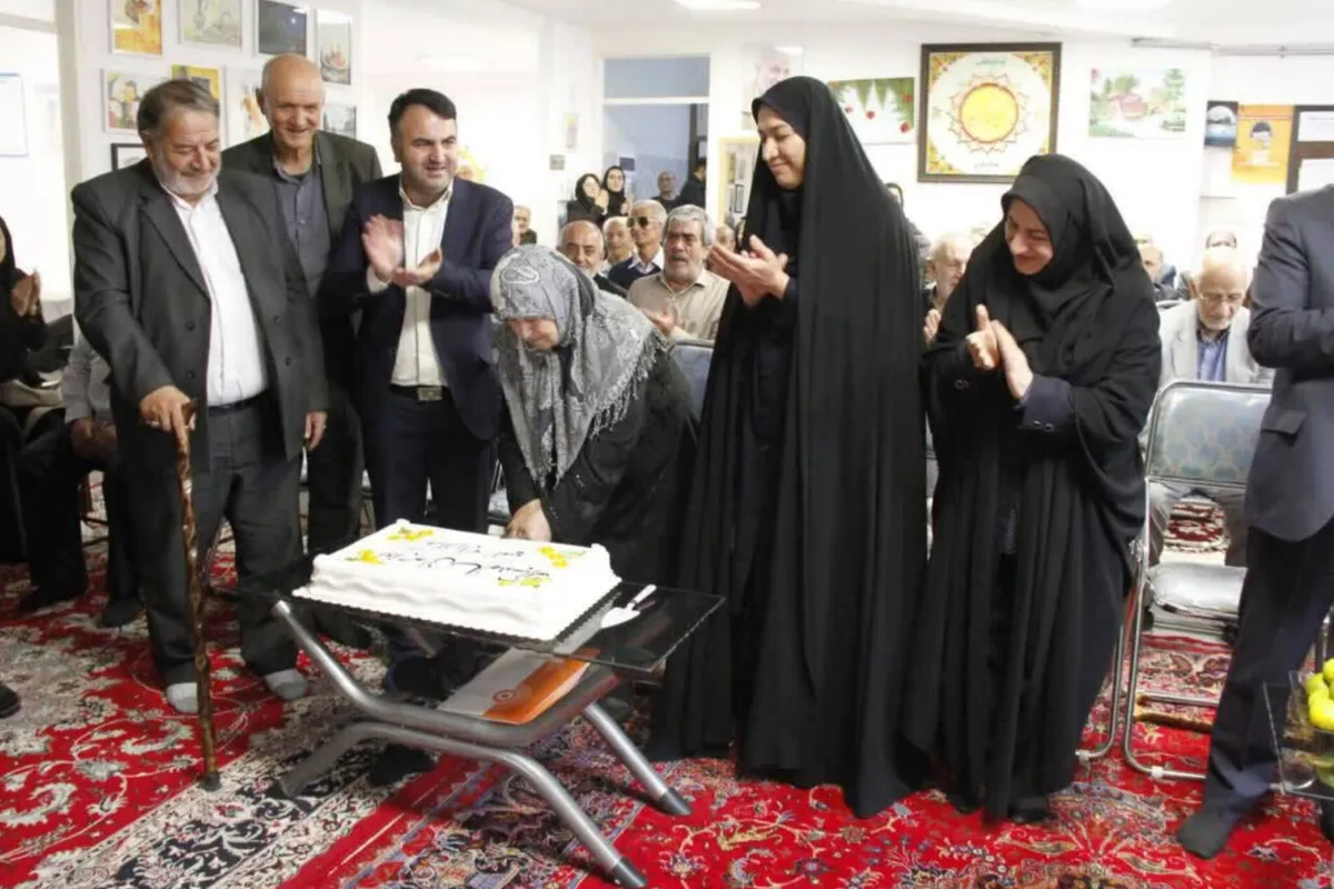 سالمندان سرمایههای ارزشمند اجتماعی هستند