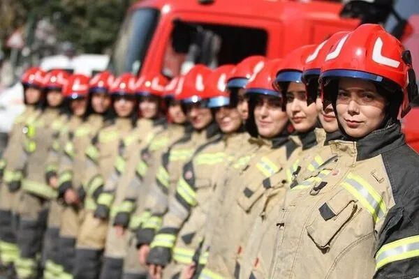 آغاز به کار ۲۱ بانوی آتشنشان در سازمان آتشنشانی مشهد