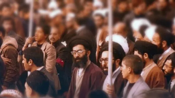 هدیهی یک دیوان حافظ از سوی رهبر شهید انقلاب اسلامی به مترجم بوسنیایی خود در جریان سفر به سارایوو + تصویر دستخط رهبری