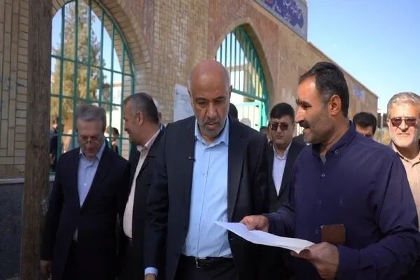 بازدید وزیر تعاون از درمانگاه تأمین اجتماعی و فنی و حرفه‌ای لردگان