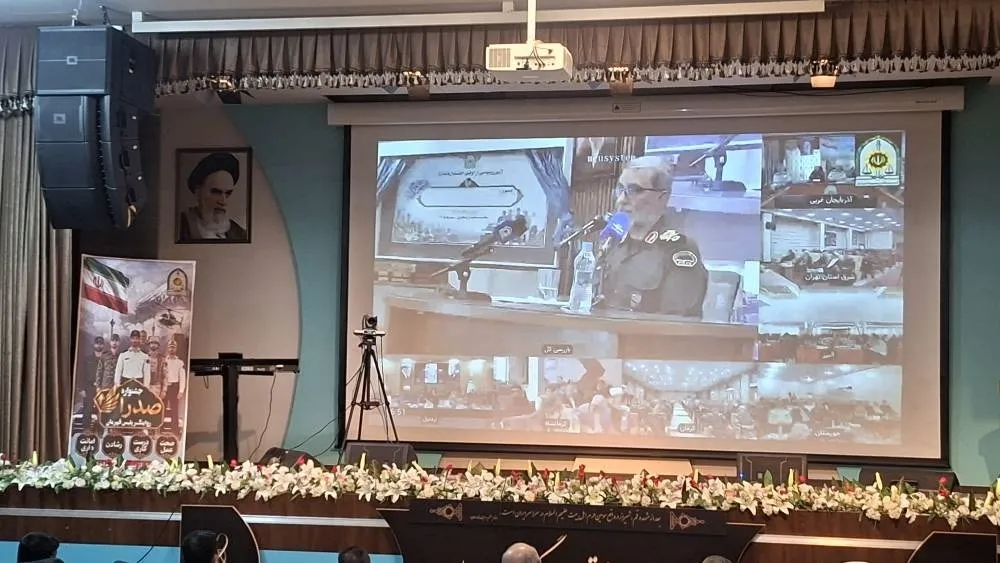 تجلیل از کارکنان برتر انتظامی فارس در جشنواره «صدرا»