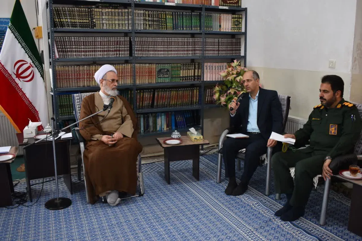 تأکید آیتالله اعرافی بر تشکیل قرارگاه آسیبهای اجتماعی در میبد