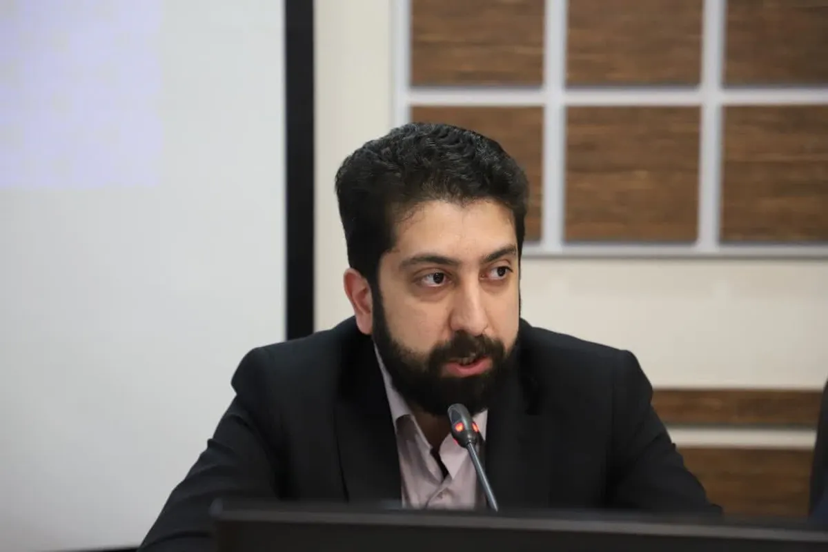 کشف یک دستگاه استارلینک غیرمجاز در اردکان