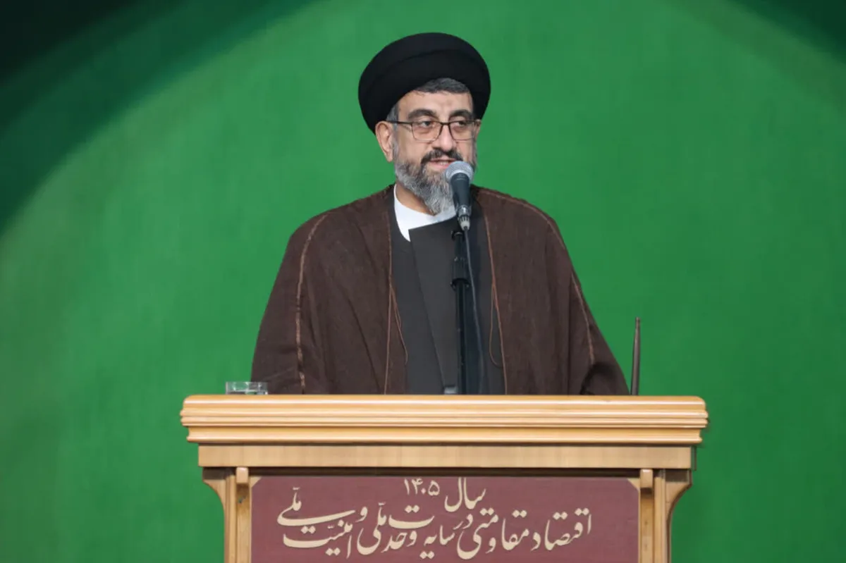 تنگه هرمز با پول و پشتیبانی قدرت‌های خارجی باز و بسته نمی‌شود