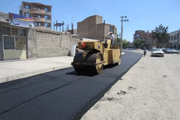 آغاز عملیات آسفالت و بهسازی معابر روستایی در مهرستان و خاش