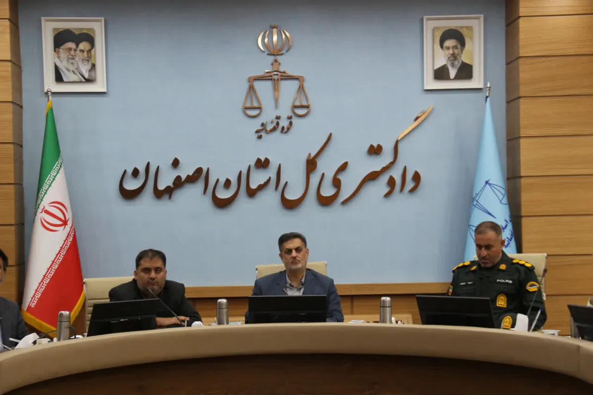 وصول۳هزار و ۱۹۰میلیارد جزای نقدی پروندههای قاچاق کالا و ارز در اصفهان