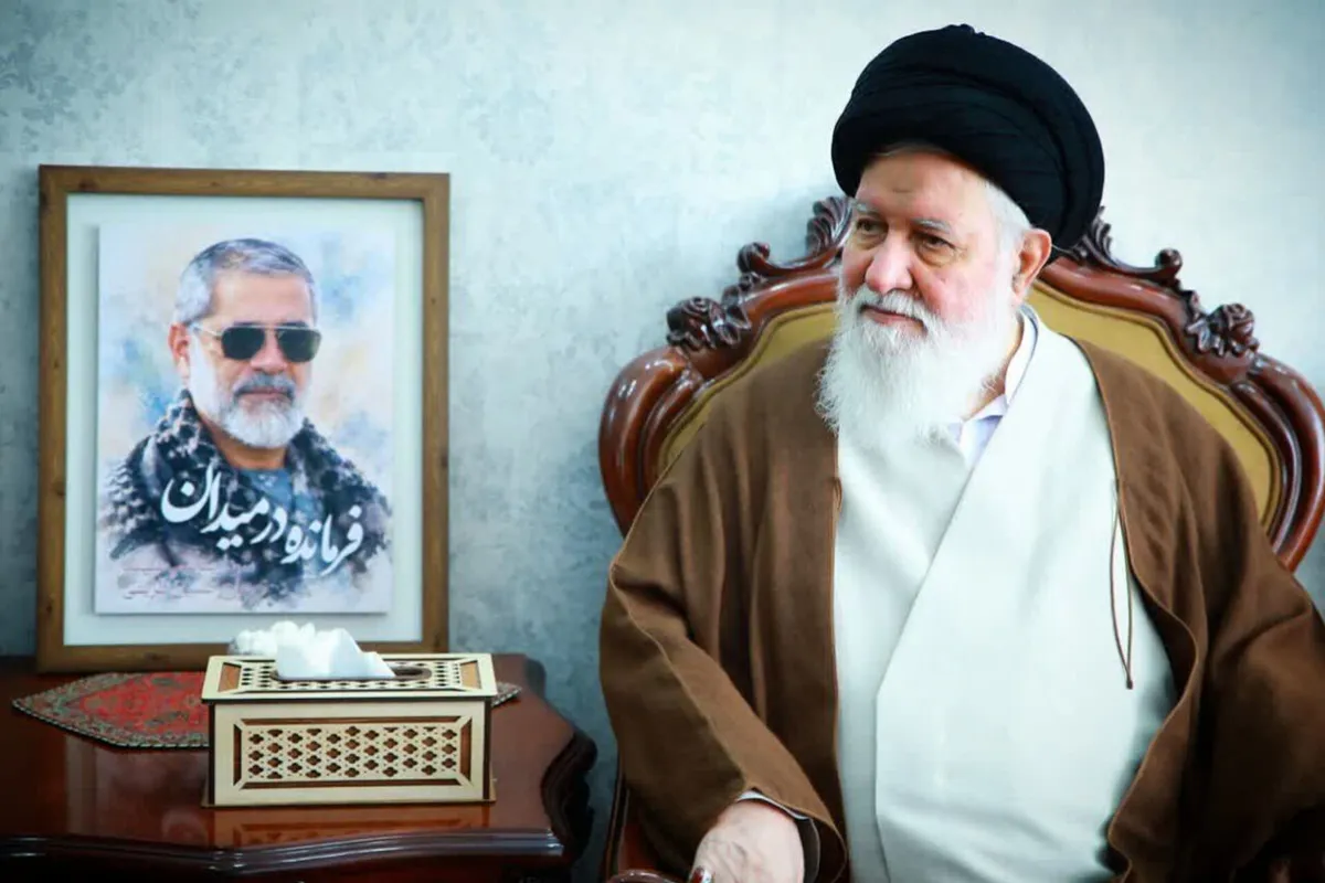 دیدار صمیمانه آیت‌الله علم‌الهدی با خانواده سردار شهید حسین ظریفی