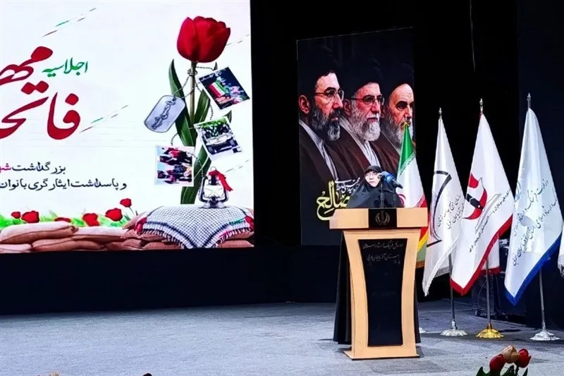 قریب به 700 شهیده زن در آذربایجان غربی نماد ایثار و مقاومت هستند