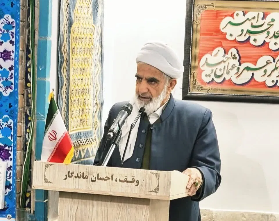 معیشت مردم اولویت اصلی دولت باشد