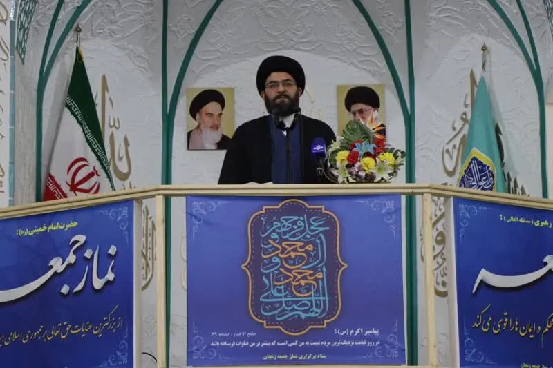 فرهنگ عاشورا نسل جوان را در برابر جنگ شناختی دشمن مصون میکند