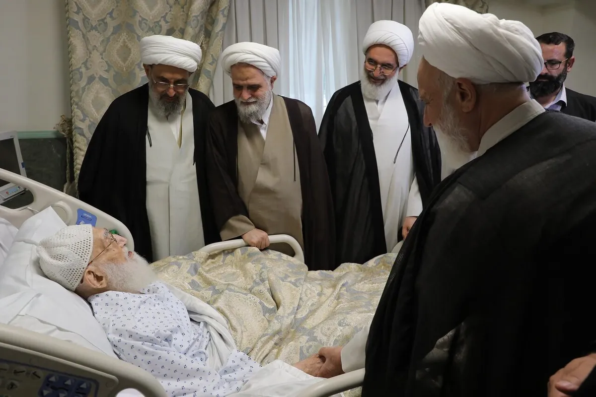 عیادت نمایندگان رهبر معظم انقلاب از آیتالله نوری همدانی