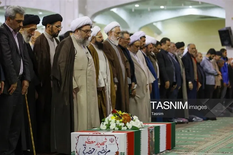 تشییع پیکر شهید مرتضی حضرتی بر دستان مردم ولایتمدار تبریز