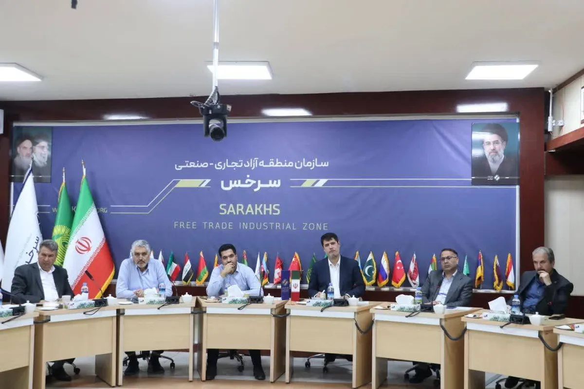افزایش ظرفیت گیتهای خروجی از مرز زمینی پایانه مرزی سرخس