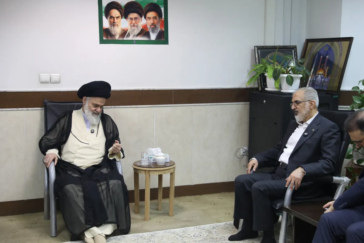 آیتالله حسینی بوشهری: مسکن، مسئلهای اساسی برای ازدواج و نسل جوان است