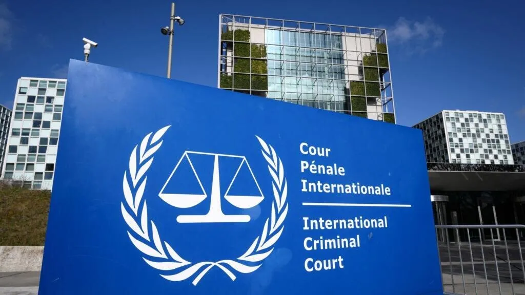 انتقام ترامپ از دیوان بینالمللی کیفری/ تحریم ساختاری دادگاه بینالمللی لاهه همزمان با جایزه صلح نوبل قاضی پیشین دیوان کیفری