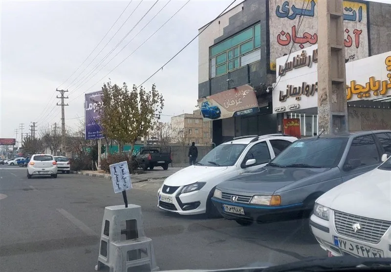 اشغال پیادهروها توسط نمایشگاهداران؛ وقتی قانون پشت ویترین میماند!