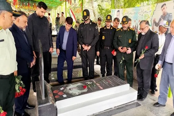 تجدید عهد مسئولان و فرماندهان لرستان با آرمانهای شهدا