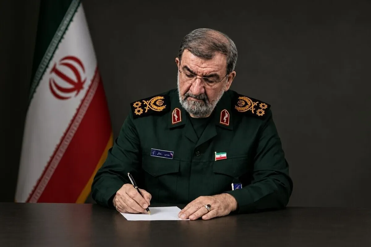 پیام معاون اول ترامپ به محسن رضایی/ فارس: امر غیرعادی نیست؛ از زمان امام راحل تا نامه اوباما به رهبر شهید رخ داده است/ ایران هنوز پاسخ نداده است