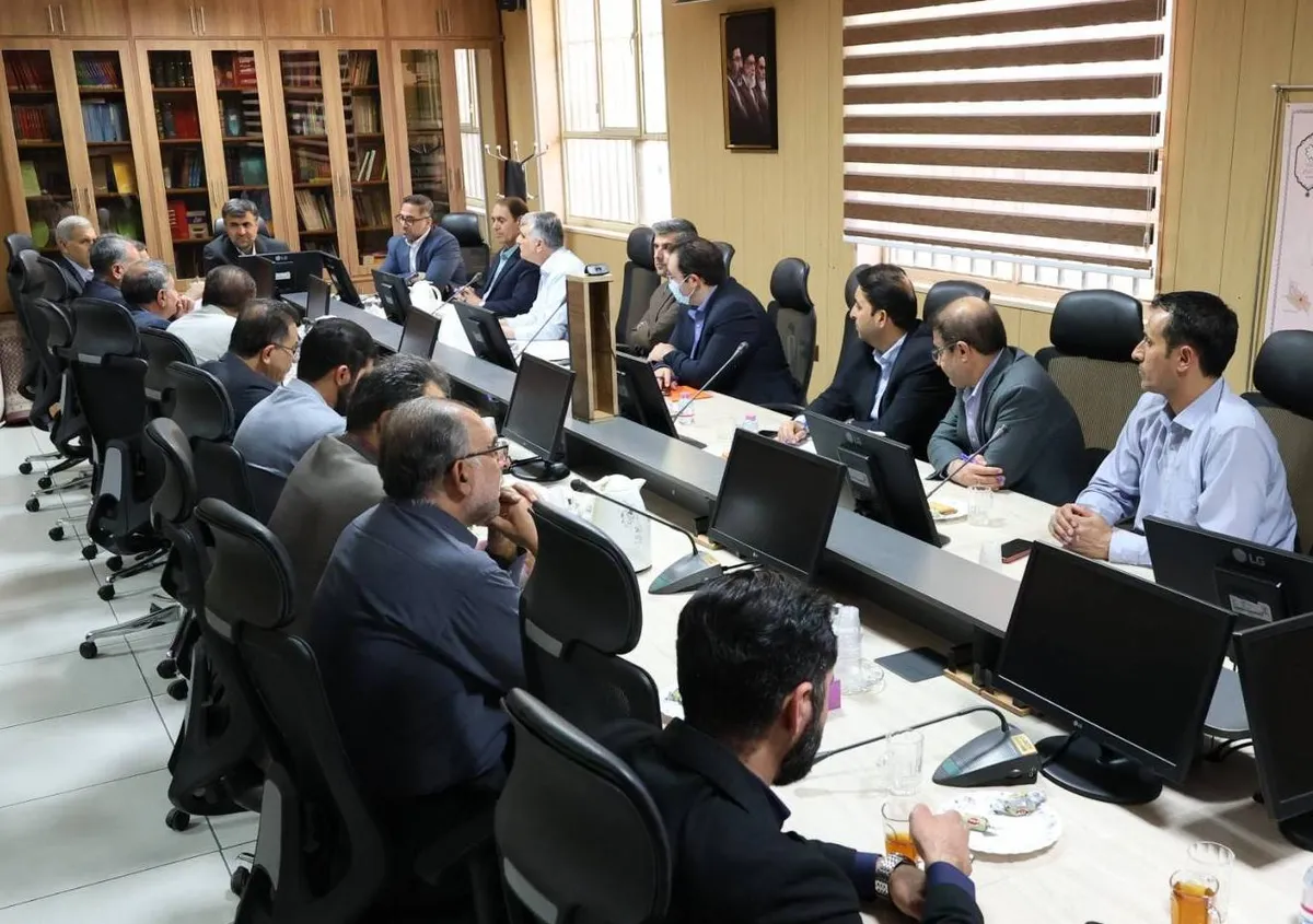 تأکید رئیس دانشگاه علوم پزشکی شیراز بر برخورد قانونی با افراد بدون صلاحیت پزشکی