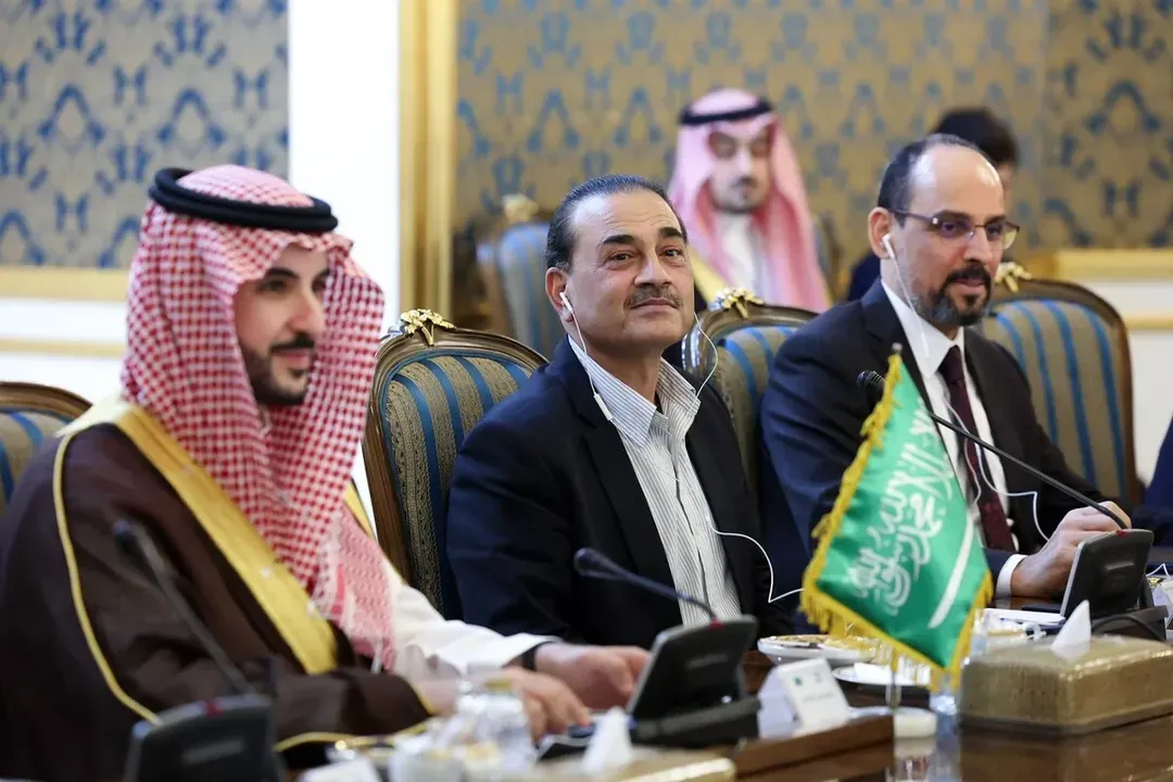اسرائیل هیوم: وزیر دفاع عربستان در سفر به ایران پیشنهاد داده از طریق تهران، یک میلیارد دلار به انصارالله برای آتشبس پرداخت کند / «خالد بن سلمان» حتی این مبلغ را با خود به ایران آورده بود